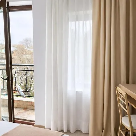 Adori Boutique מלון 3*